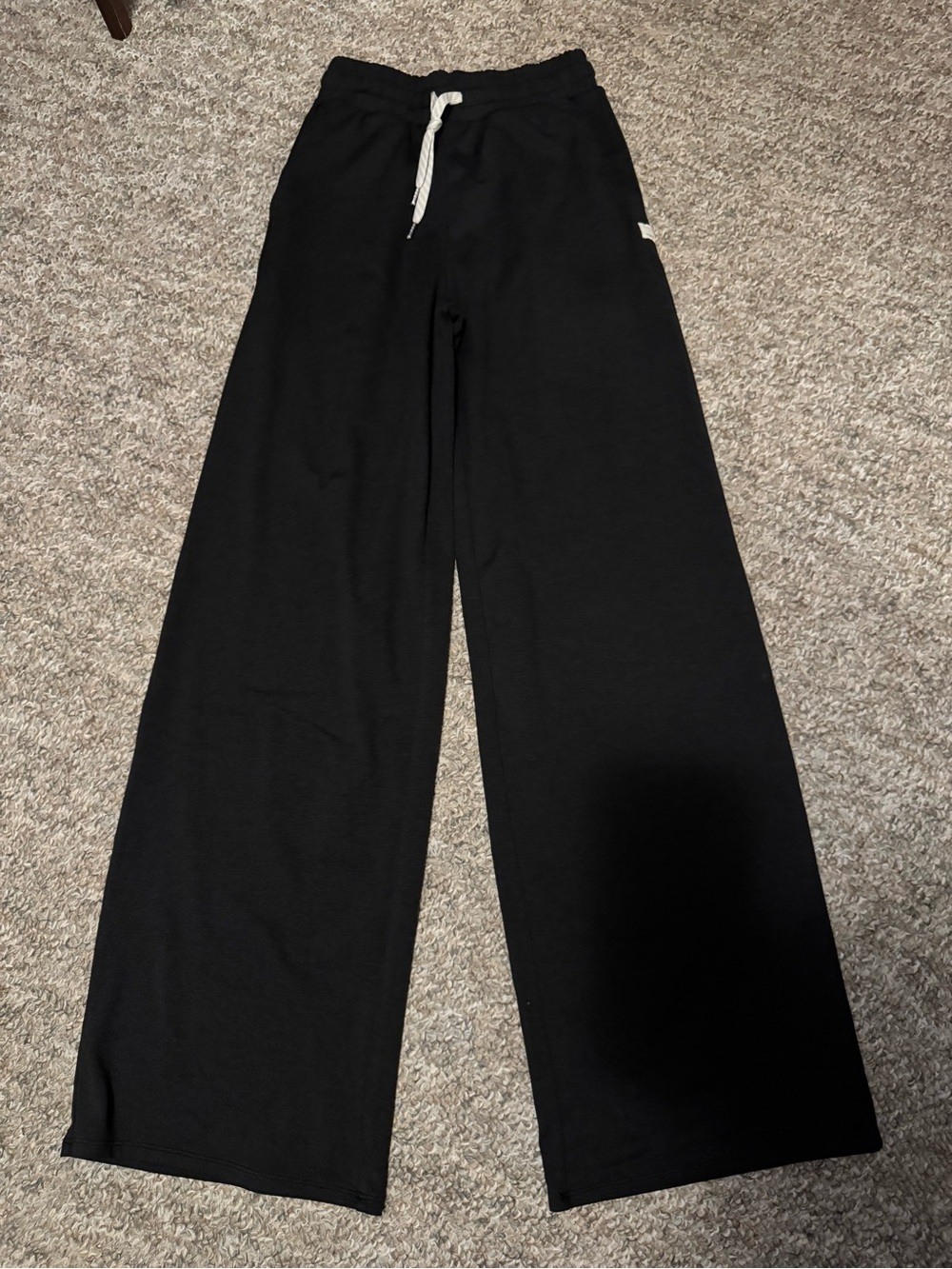 Vuori Women’s Halo Essential Wideleg, black heather, size xxs regular length